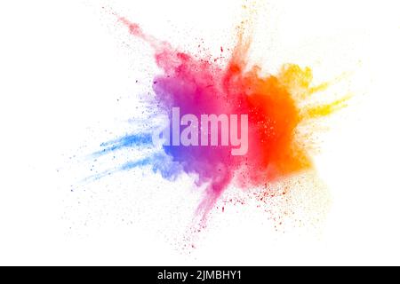 Esplosione di polvere multicolore su sfondo bianco. Nuvola a spruzzo di polvere di colore sullo sfondo. Foto Stock