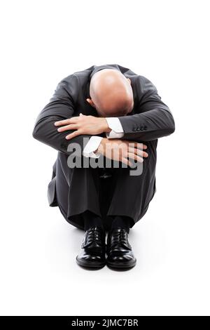 Piangendo uomo d'affari stanco o stressato in depressione mano nascondere faccia Foto Stock