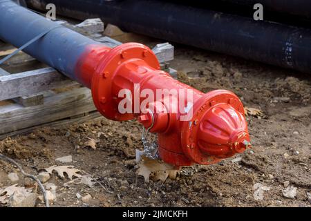 L'idrante antincendio è predisposto per l'installazione in cantiere Foto Stock