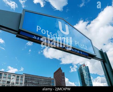 Stazione della metropolitana, uscita Potsdamer Platz, Berlino, Germania Foto Stock