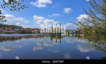 Skyline con lago di Bad Waldsee, Ravensburg, Tuebingen, Baden-Wuerttemberg, Germania Foto Stock