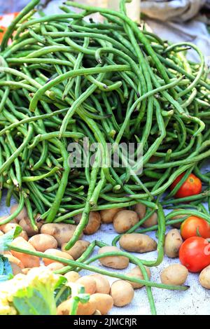 Fagioli al mercato di mani Sithu. Nyaung-U, Myanmar Foto Stock