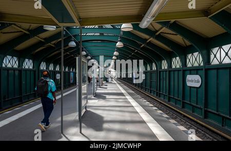 Stazione della metropolitana di Eberswalder Strasse, Hochbahn, Berlino, Germania Foto Stock