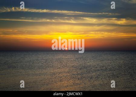 Tramonto sul mare Foto Stock