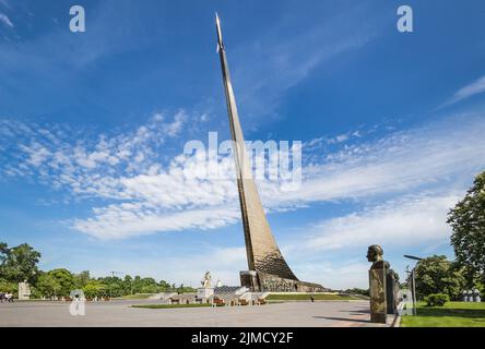 Monumento ai conquistatori dello spazio a Mosca, Russia Foto Stock