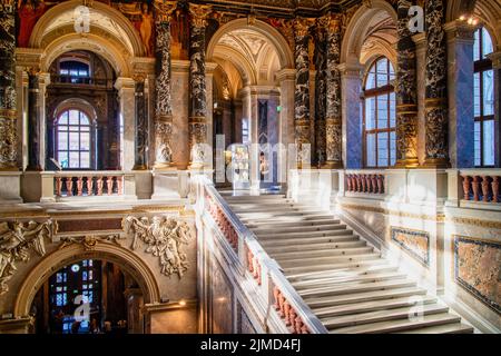 VIENNA, AUSTRIA - 11 novembre 2015: Bella decorazione dell'interno palazzo Schloss Belvedere. Foto Stock