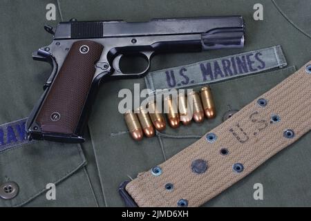 colt government M1911 con l'uniforme marines degli Stati Uniti Foto Stock