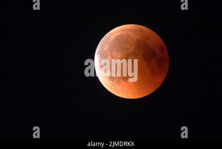 Eclipse lunare - Luna di colore rosso Foto Stock