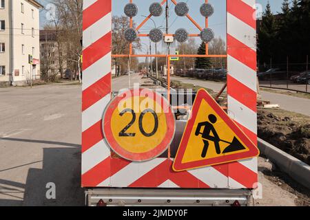 Segnale stradale di avvertimento: Lavori stradali in corso Foto Stock