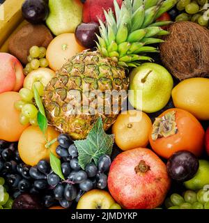 Assortimento di frutti crudi sani. Frutta mista. Foto Stock