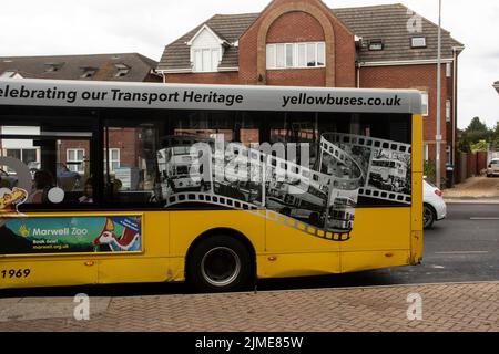 Gli autobus gialli di Bournemouth sono andati ad amministratioon e tutti i servizi sono cessati il 4 agosto. Foto scattate l'ultimo giorno Foto Stock