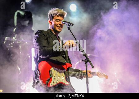 Urgnano BG, Italia. 05th ago 2022. Antonio Stash Fiordispino durante i Kolors, Concerto musicale a Urgnano BG, Italia, Agosto 05 2022 Credit: Independent Photo Agency/Alamy Live News Foto Stock