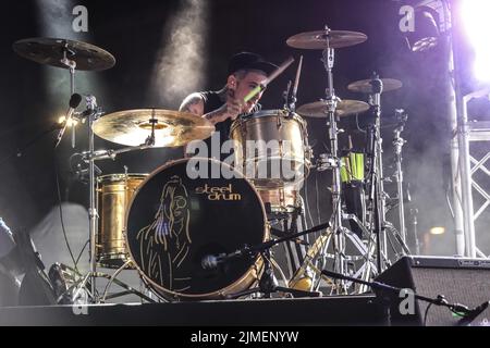 Urgnano BG, Italia. 05th ago 2022. Alex Fiordispino durante i Kolors, Concerto musicale a Urgnano BG, Italia, Agosto 05 2022 Credit: Independent Photo Agency/Alamy Live News Foto Stock