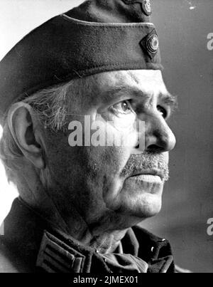 JAMES MASON IN CROCE DI FERRO (1977), diretto da SAM PECKINPAH. Credito: AVCO AMBASCIATA / Album Foto Stock