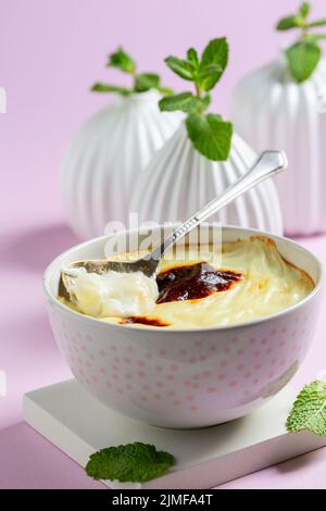 Budino di riso al forno. Cucina turca. Foto Stock