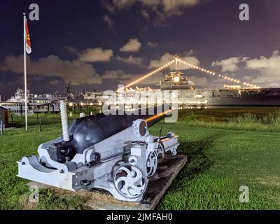 Il museo e il memoriale della portaerei di Yorktown al Patriots Point in South Carolina. Foto Stock