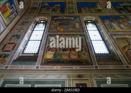 PADOVA, ITALIA -14 Apr 2022- Vista della storica Cappella degli Scrovegni (Cappella degli Scrovegni, Cappella Arena), parte del Museo Civico di Padova, con una f Foto Stock