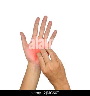 Giovane asiatico che gli graffia la mano. Concetto di malattie della pelle pruriginose come scabbia, infezione fungina, eczema, psoriasi, allergia, ecc.. Foto Stock