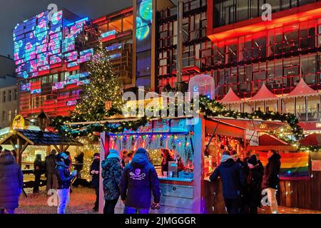 Santa Pauli, mercatino di Natale di fronte al circolo di St. Pauli, Amburgo, Germania, Europa Foto Stock