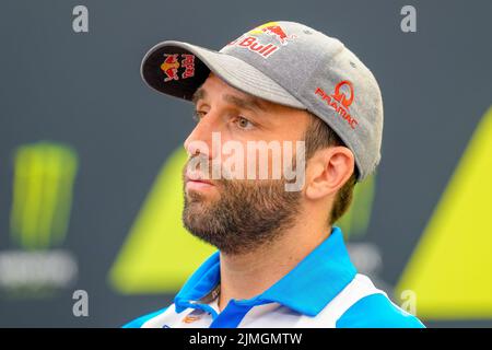 Towcester, Regno Unito. 06th ago 2022. Johann ZARCO (Francia) del Team prima Pramac Racing Ducati durante la Conferenza stampa di qualificazione Monster Energy Grand Prix 2022 al circuito di Silverstone, Towcester, Inghilterra, il 6th agosto 2022. Foto di David Horn. Credit: Prime Media Images/Alamy Live News Foto Stock