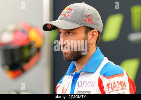 Towcester, Regno Unito. 06th ago 2022. Johann ZARCO (Francia) del Team prima Pramac Racing Ducati durante la Conferenza stampa di qualificazione Monster Energy Grand Prix 2022 al circuito di Silverstone, Towcester, Inghilterra, il 6th agosto 2022. Foto di David Horn. Credit: Prime Media Images/Alamy Live News Foto Stock