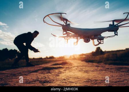 drone tendenze innovazioni hobby moderno tempo libero Foto Stock