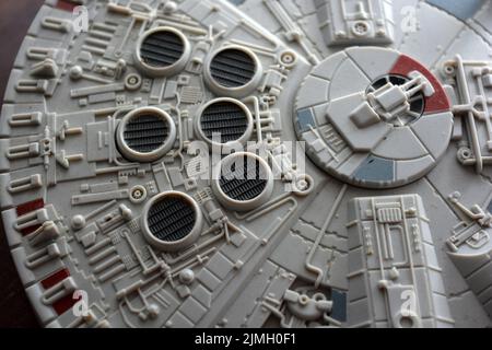 Grande oggetto volante non identificato sulla più recente tecnologia, UFO. Foto Stock