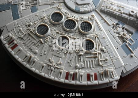 Grande oggetto volante non identificato sulla più recente tecnologia, UFO. Foto Stock