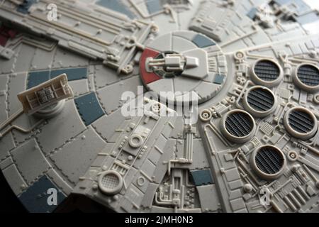 Grande oggetto volante non identificato sulla più recente tecnologia, UFO. Foto Stock
