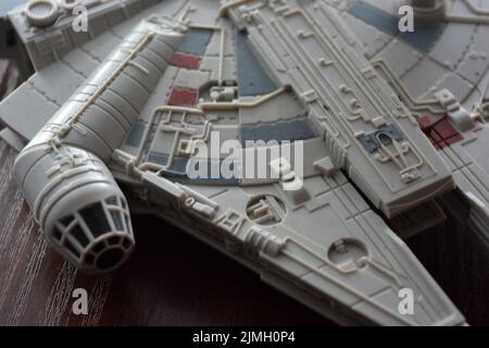 Grande oggetto volante non identificato sulla più recente tecnologia, UFO. Foto Stock