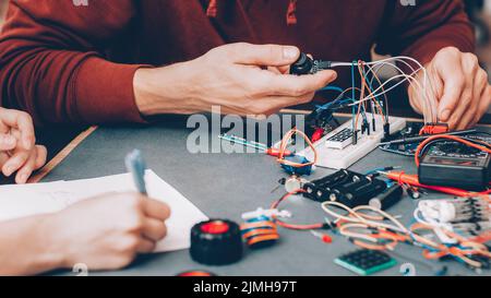 progettazione elettronica di modelli di auto Foto Stock