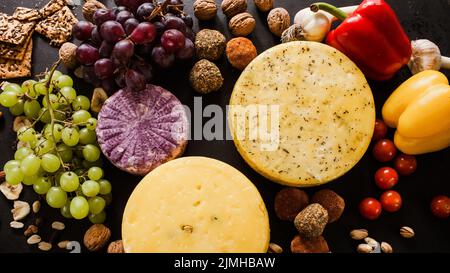 composizione alimentare prodotti lattiero-caseari gourmet formaggio Foto Stock