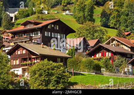 Vista estiva di Lauterbrunnen, Svizzera Foto Stock