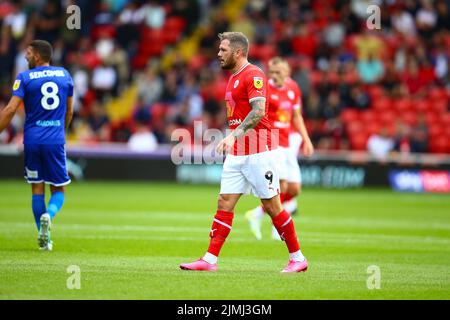 Oakwell Stadium, Barnsley, Inghilterra - 6th agosto 2022 James Norwood (9) di Barnsley - durante la partita Barnsley contro Cheltenham, Sky Bet League One, 2022/23, Oakwell Stadium, Barnsley, Inghilterra - 6th agosto 2022 Credit: Arthur Haigh/WhiteRosePhotos/Alamy Live News Foto Stock