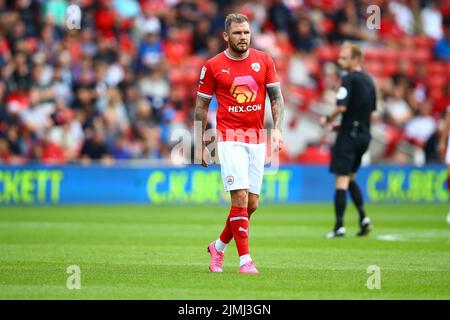 Oakwell Stadium, Barnsley, Inghilterra - 6th agosto 2022 James Norwood (9) di Barnsley - durante la partita Barnsley contro Cheltenham, Sky Bet League One, 2022/23, Oakwell Stadium, Barnsley, Inghilterra - 6th agosto 2022 Credit: Arthur Haigh/WhiteRosePhotos/Alamy Live News Foto Stock