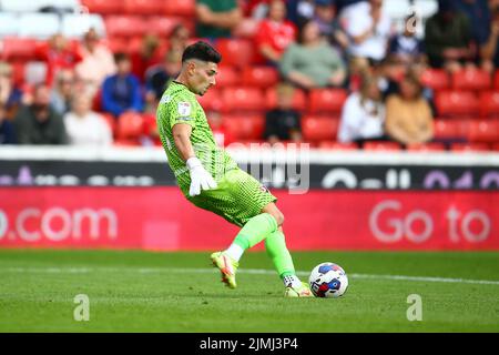 Oakwell Stadium, Barnsley, Inghilterra - 6th agosto 2022 Luke Southwood portiere di Cheltenham - durante la partita Barnsley contro Cheltenham, Sky Bet League One, 2022/23, Oakwell Stadium, Barnsley, Inghilterra - 6th agosto 2022 Credit: Arthur Haigh/WhiteRosePhotos/Alamy Live News Foto Stock