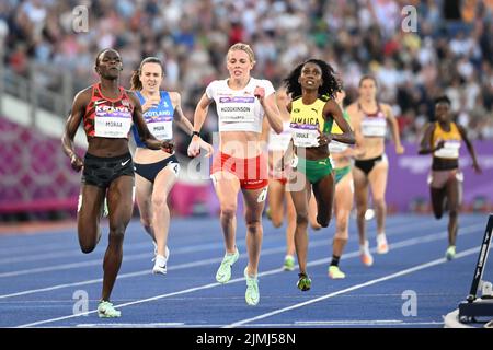 BIRMINGHAM, REGNO UNITO. AGO 6th Mary Moraa del Kenya vince la finale 800m durante l'atletica all'Alexander Stadium di Perry Barr ai Birmingham 2022 Commonwealth Games sabato 6th agosto 2022. (Credit: Pat Scaasi | MI News) Credit: MI News & Sport /Alamy Live News Foto Stock