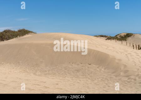 Una vista delle dune di sabbia vicino a Maspalomas Gran Canaria Foto Stock