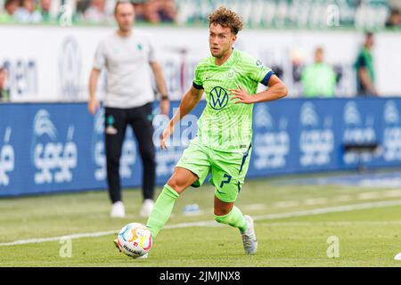 Wolfsburg, Germania. 06th ago, 2022. Primo : 08/06/2022, calcio, campionato 1st, 1st Bundesliga, Stagione 2022/2023, VfL Wolfsburg - SV Werder Bremen Luca Waldschmidt (VfL Wolfsburg) singola azione, figura intera, credito: dpa/Alamy Live News Foto Stock