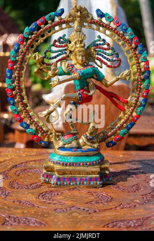 Souvenir tradizionali dall'India è la figura della dea Shiva. Foto Stock