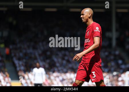 Craven Cottage, Fulham, Londra, Regno Unito. 6th ago 2022. Premier League Football, Fulham Versus Liverpool: Fabinho of Liverpool Credit: Action Plus Sports/Alamy Live News Foto Stock