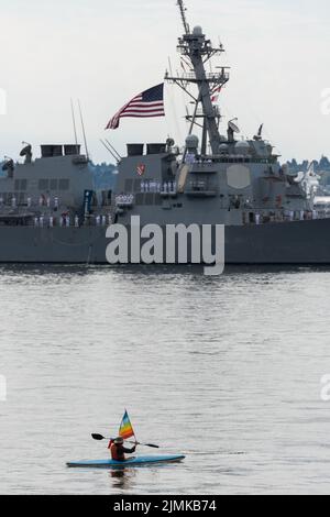 Seattle, Stati Uniti. 1st ago, 2022: I manifestanti della guerra al molo 62 Seafair Fleet Week. Foto Stock