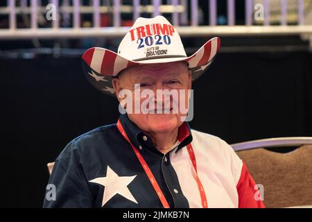 Dallas, Stati Uniti. 06th ago 2022. Un uomo partecipa alla conferenza CPAC Texas 2022 all'Hilton Anatole (Photo by Lev Radin/Pacific Press) Credit: Pacific Press Media Production Corp./Alamy Live News Foto Stock