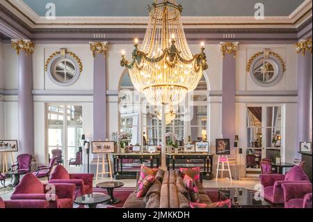 La lobby dell'iconico Grand Hôtel di Cabourg Foto Stock