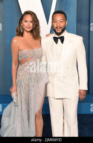 Foto del file datata 28/03/22 di Christine Teigen e John Legend. Il signor Legend ha riflettuto sull'aborto spontaneo del suo terzo figlio con la moglie Chrissy Teigen, dicendo: "Si diffonde nel tempo e non si sente così pesante. Ma non lo dimenticherai mai." Data di emissione: Domenica 7 agosto 2022. Foto Stock