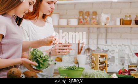 sana alimentazione vegetariana lifestyle donne insalata Foto Stock