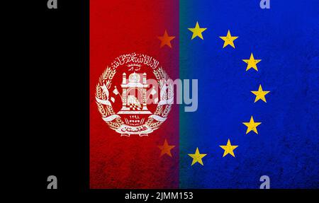 Bandiera dell'Unione europea con bandiera nazionale della Repubblica islamica dell'Afghanistan. Grunge sfondo Foto Stock