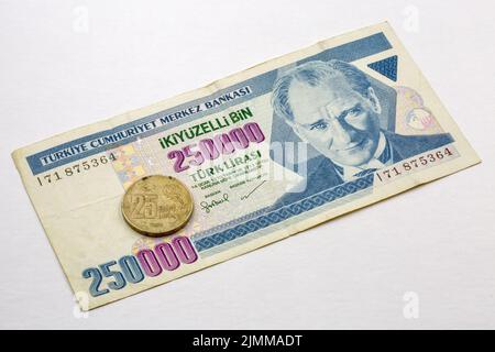 Il vecchio denaro della Turchia con il ritratto di Mustafa Kemal Ataturk macro Foto Stock