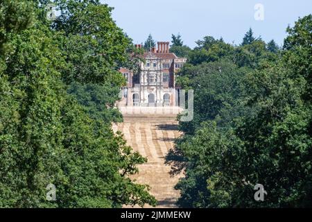 L'ex Bramshill Police staff College, ora chiuso, Hampshire, Inghilterra, Regno Unito, In un palazzo di grado 1 elencato Jacobean Foto Stock