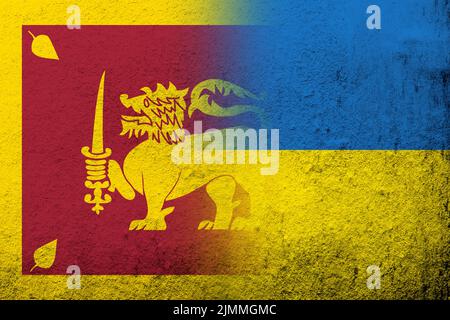 La Repubblica democratica socialista dello Sri Lanka bandiera nazionale con bandiera nazionale dell'Ucraina. Grunge sfondo Foto Stock